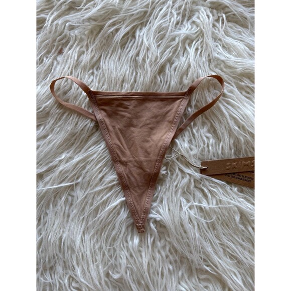 Skims Fits Everybody T-String Thong Ochre Size XS - Picture 2 of 7